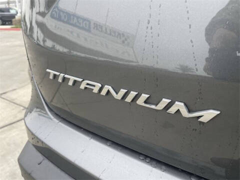 2022 Ford Edge Titanium