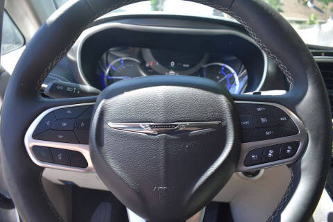 2024 Chrysler Pacifica Plug-In Hybrid Select
