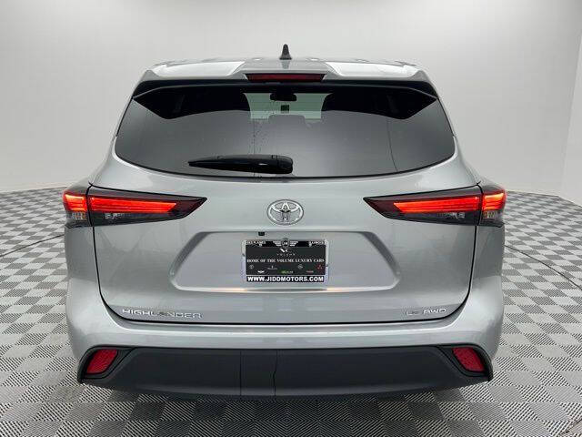 2024 Toyota Highlander LE