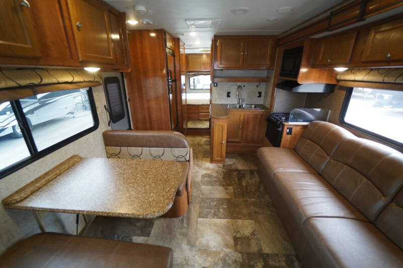 2018  Forest River  Coachmen Leprechaun