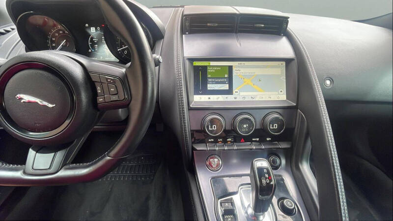 2019 Jaguar F-TYPE P300