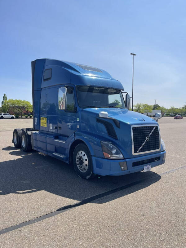 2017 Volvo VNL for sale at Auto Arena in Fairfield OH