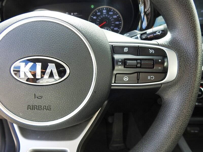 2021 Kia K5  - $21,900