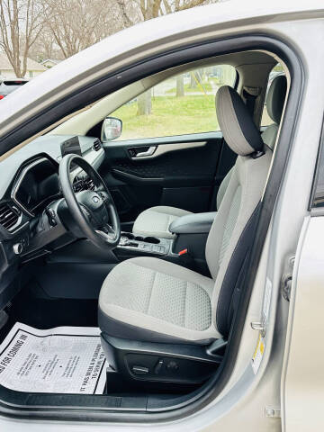 2020 Ford Escape SE