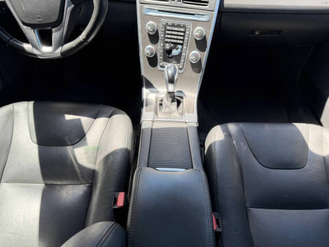 2016 Volvo XC60 T5 Drive-E Platinum