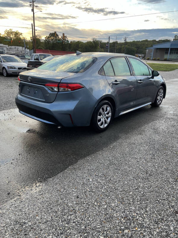 2021 Toyota Corolla LE's photo