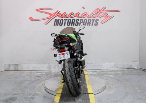 2022 Kawasaki Ninja 400 ABS KRT Edition