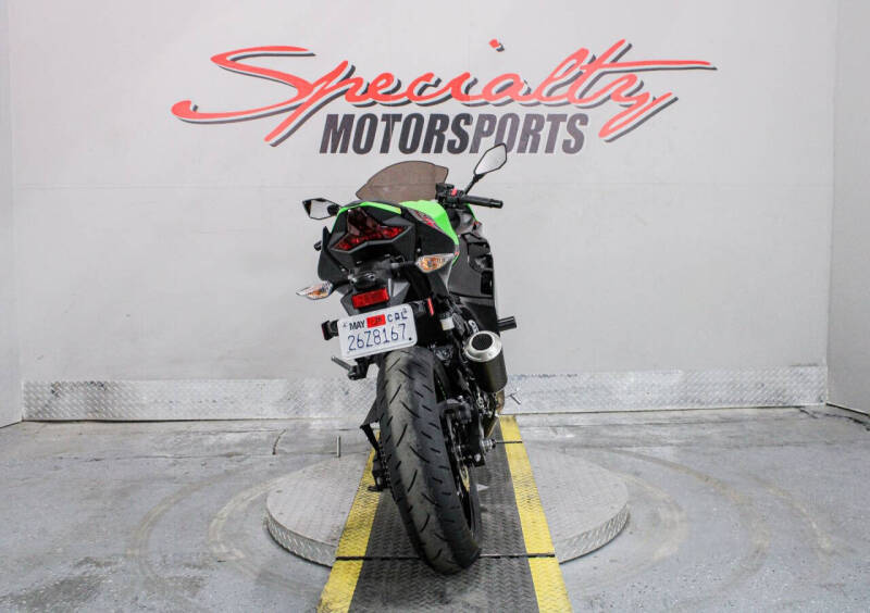 2022 Kawasaki Ninja 400 ABS KRT Edition