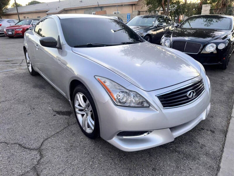 2010 INFINITI G Coupe 37x photo 4