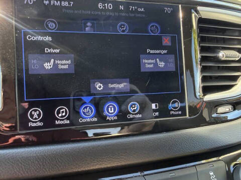 2017 Chrysler Pacifica Touring-L