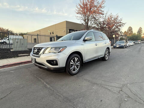 2018 Nissan Pathfinder SV