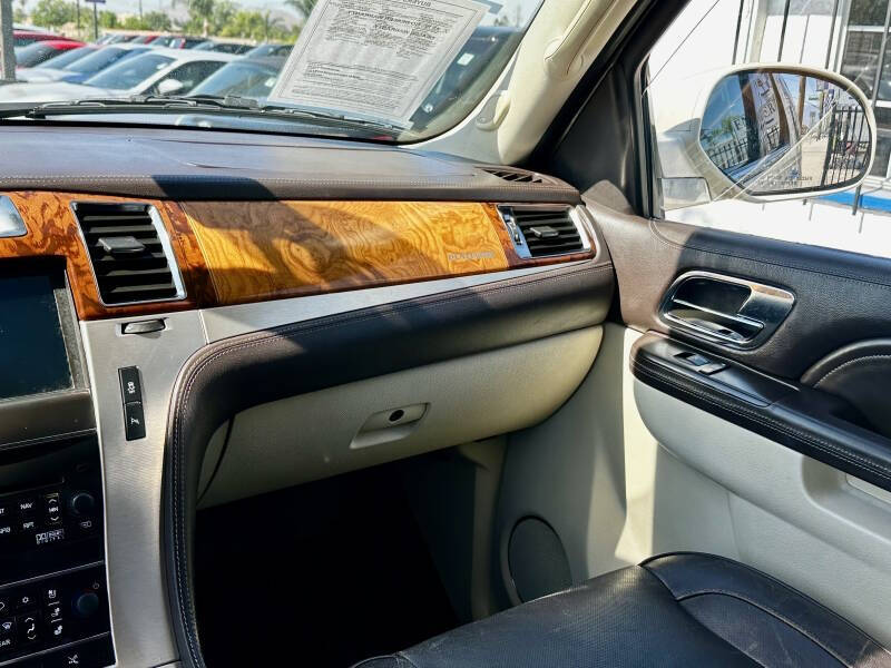 2012 Cadillac Escalade Platinum Edition