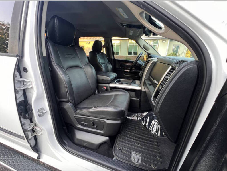 2016 RAM 1500 Laramie