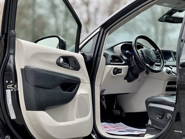 2020 Chrysler Pacifica Touring L