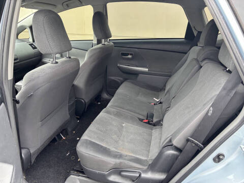 2014 Toyota Prius v Two