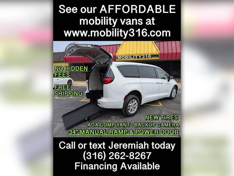 2022 Chrysler Voyager for sale at Affordable Mobility Solutions, LLC - Mobility/Wheelchair Accessible Inventory-Wichita in Wichita KS