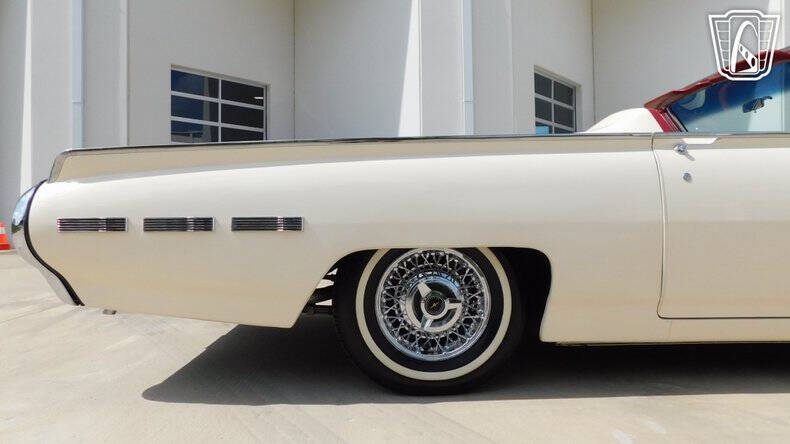 1962 Ford Thunderbird