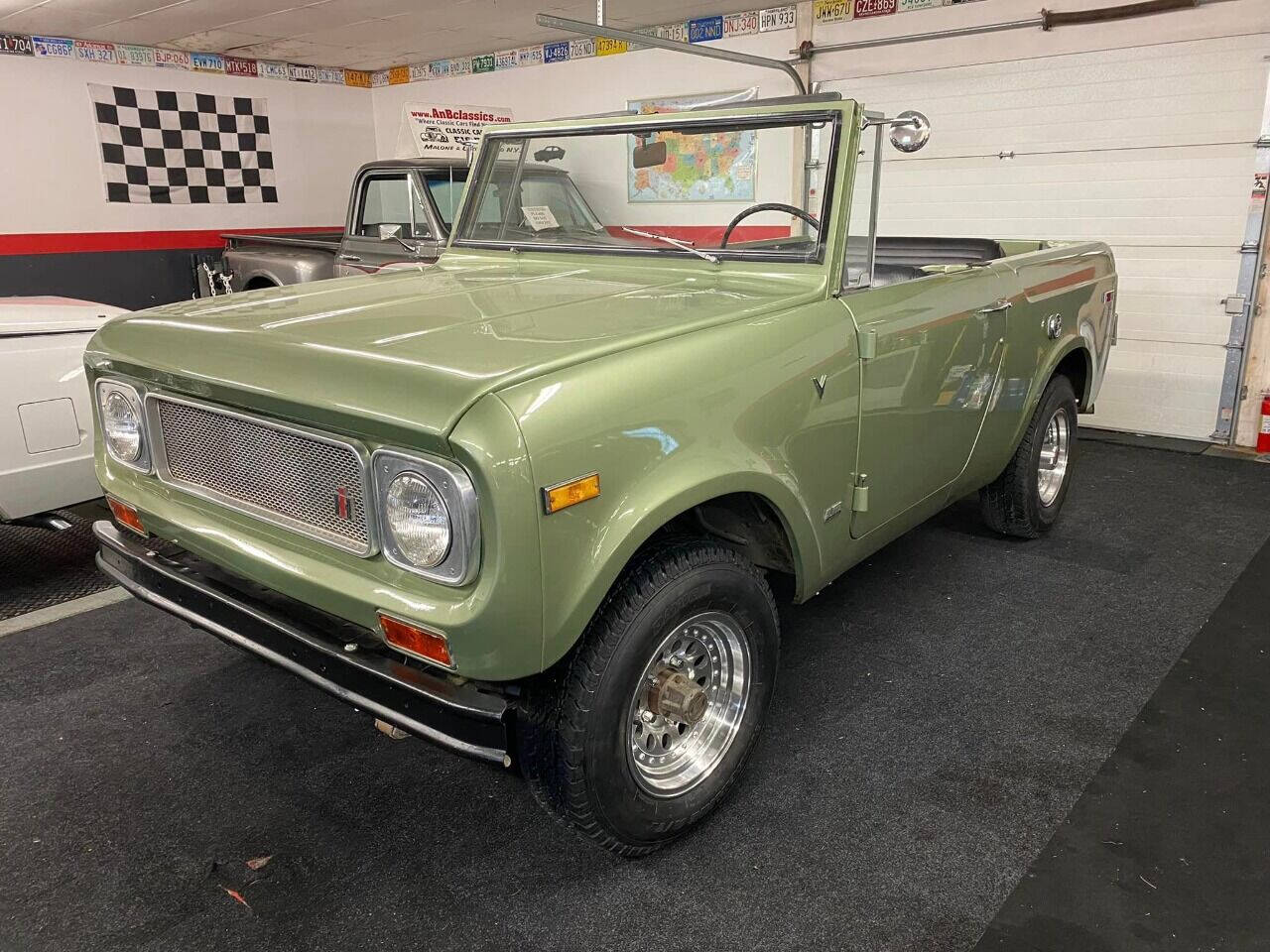 1971 International Scout 800B 2