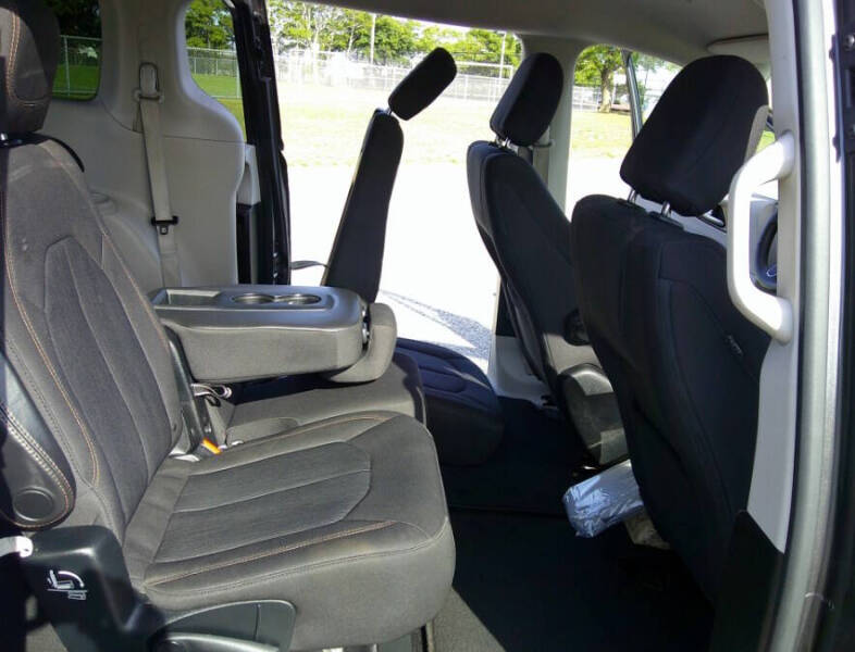 2017 Chrysler Pacifica LX