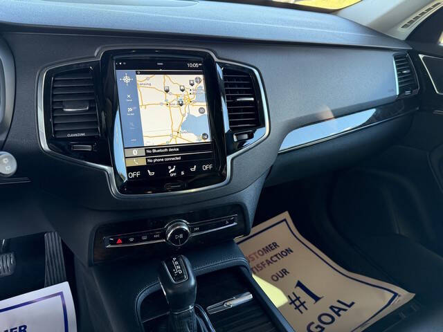 2016 Volvo XC90 T6 Momentum