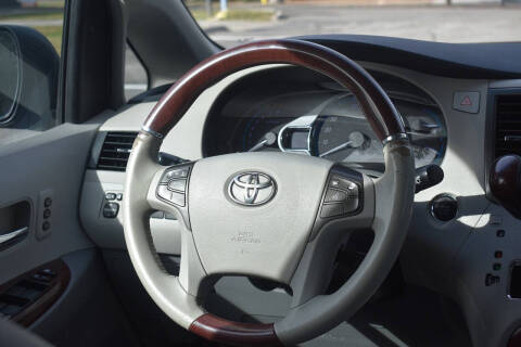 2014 Toyota Sienna Limited 7-Passenger