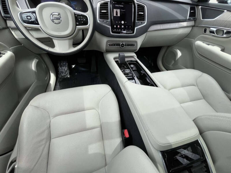 2023 Volvo XC90 B6 Core