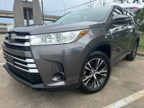 2018 Toyota Highlander for sale at powerful cars auto group llc in Houston TX