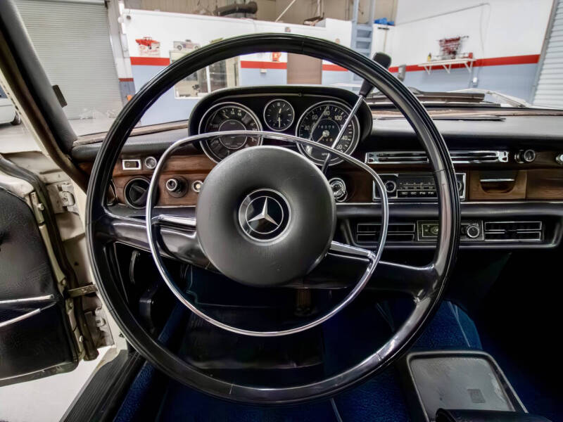 1971 Mercedes-Benz 280-Class