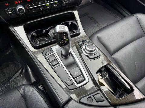 2012 BMW 5 Series 528i