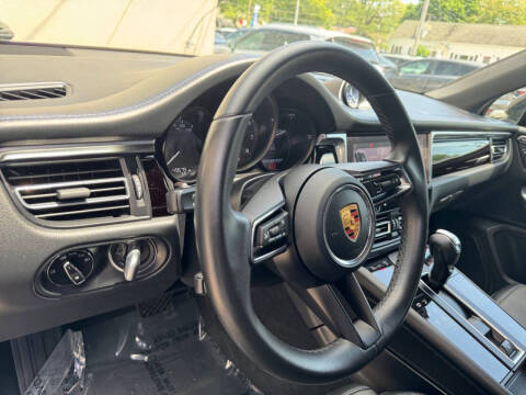 2022 Porsche Macan