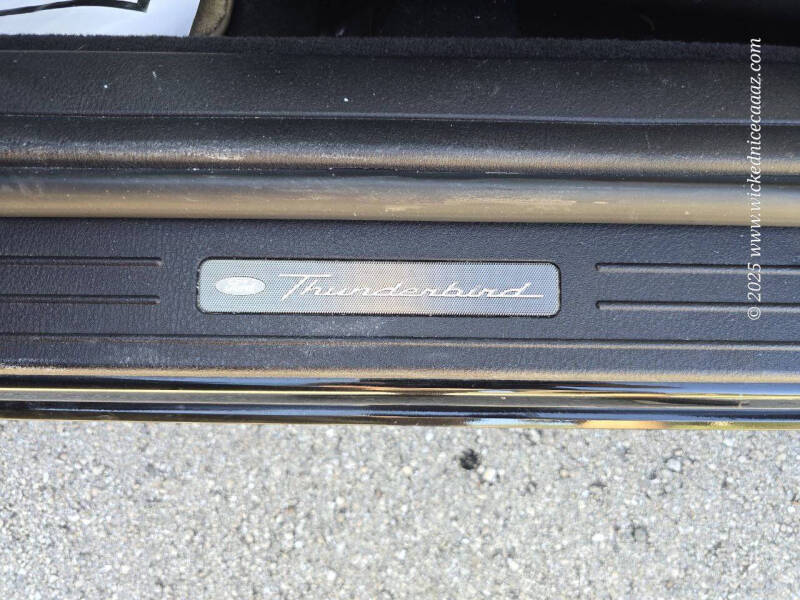 2005 Ford Thunderbird Deluxe