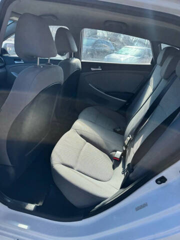 2012 Hyundai Accent GS