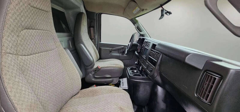 2021 Chevrolet Express 2500