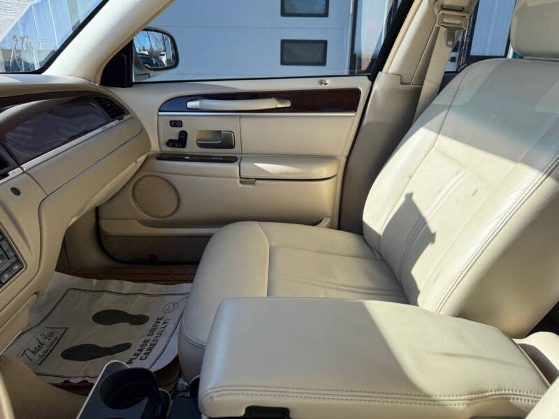 2008 Lincoln Town Car Signature Limited