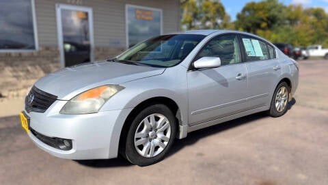 2009 Nissan Altima for sale at VIKING CAR CREDIT in Worthington MN