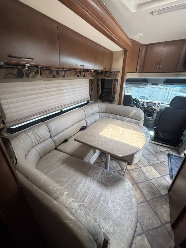 2014 Thor Motor Coach Citation 24sa