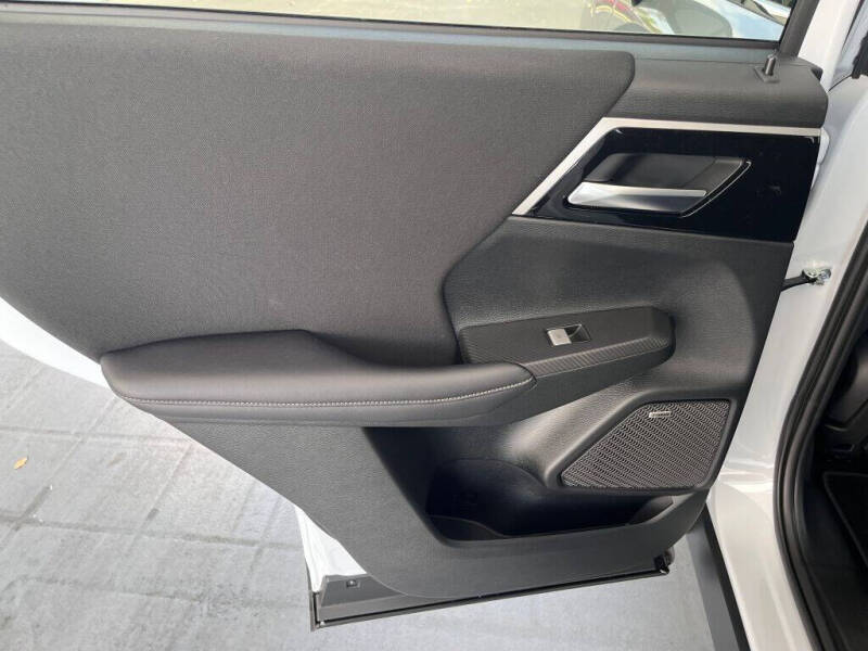 2025 Mitsubishi Outlander ES