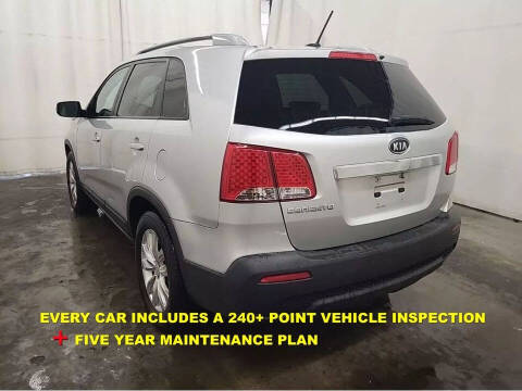 2011 Kia Sorento LX