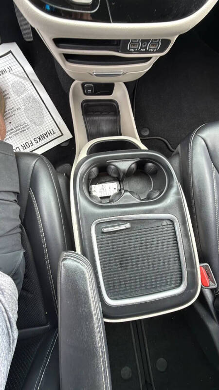 2023 Chrysler Pacifica Touring L