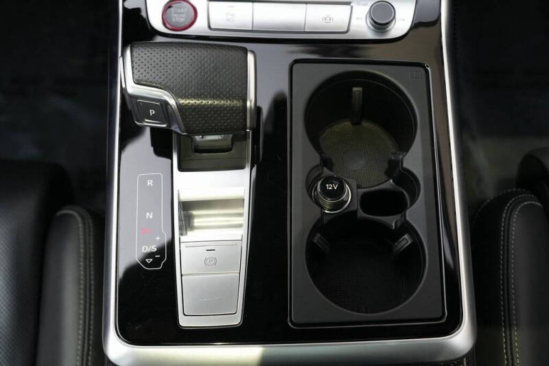 2022 Audi SQ8 4.0T quattro Prestige