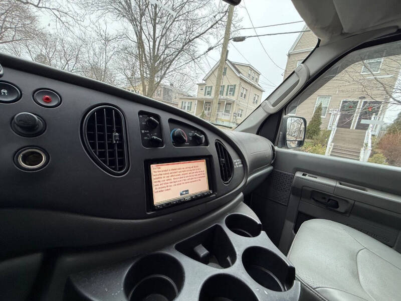 2007 Ford E-Series E-350 SD XLT