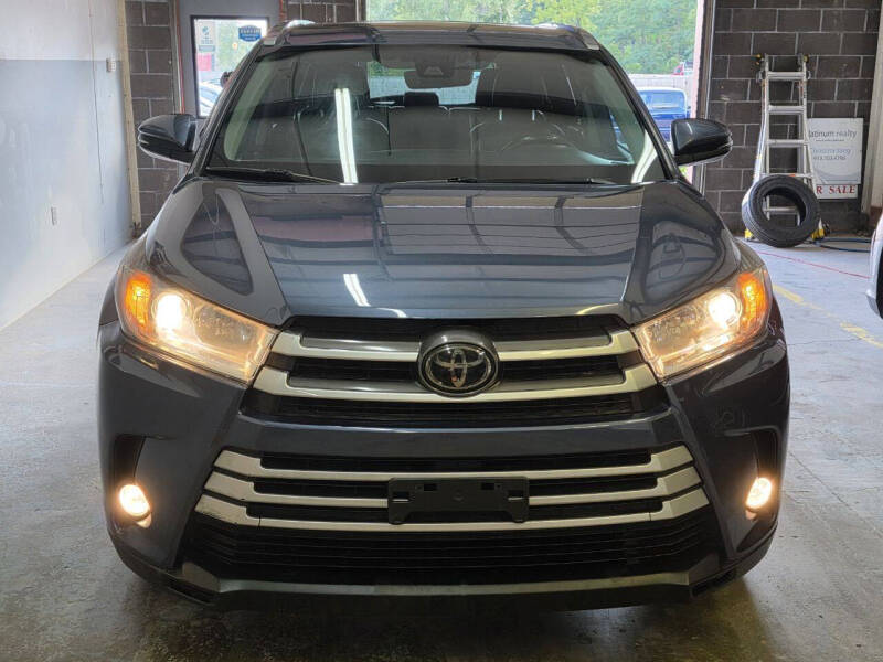 2018 Toyota Highlander XLE's photo