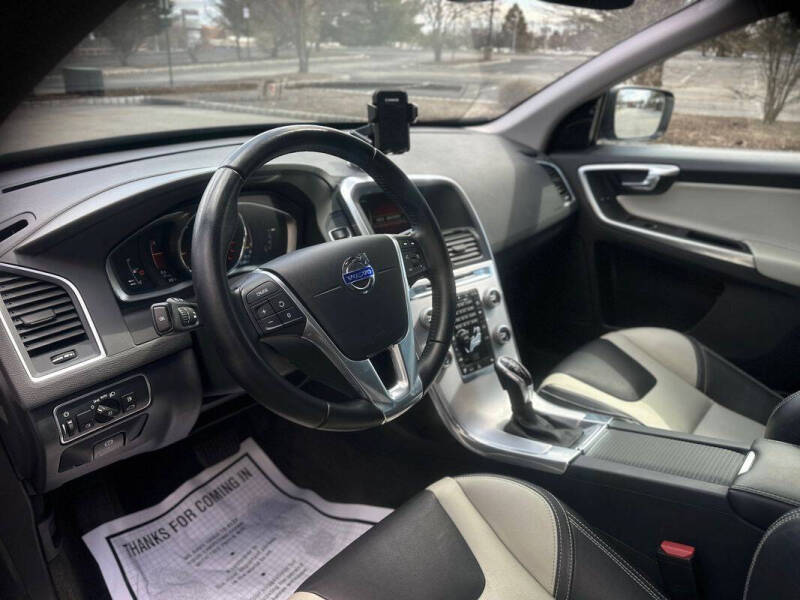 2017 Volvo XC60 T6 Dynamic