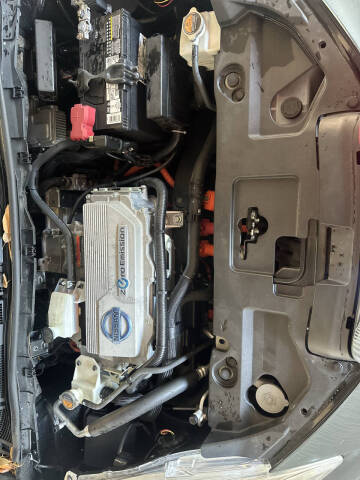 2011 Nissan LEAF SL