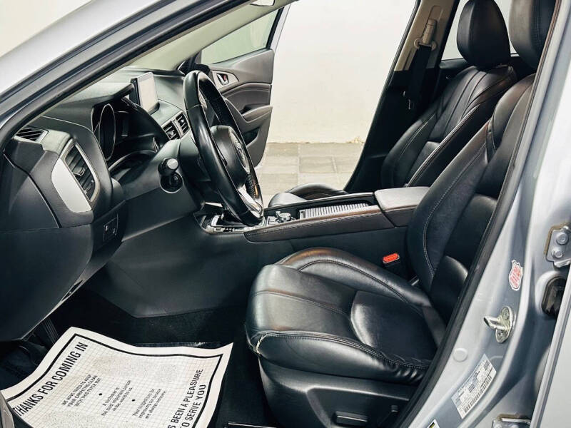 2018 Mazda MAZDA3 Touring