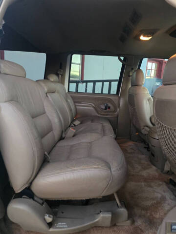 1999 Chevrolet Suburban K1500 LT