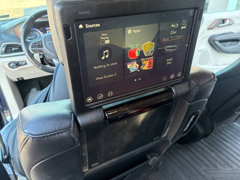 2017 Chrysler Pacifica Touring-L Plus