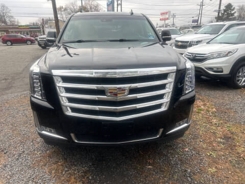 2018 Cadillac Escalade Luxury