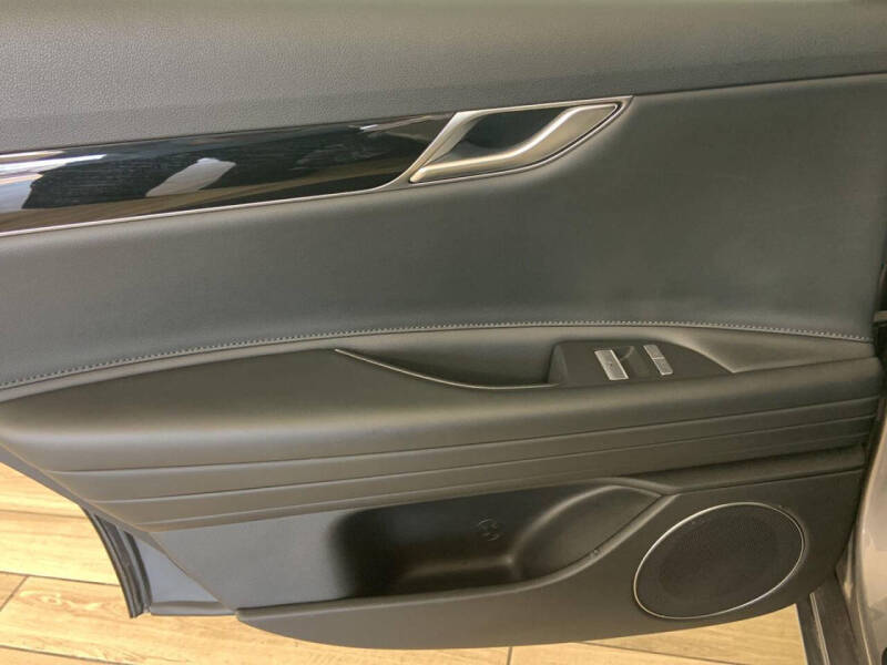 2023 Genesis G80