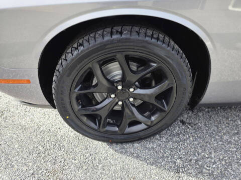 2015 Dodge Challenger SXT Plus